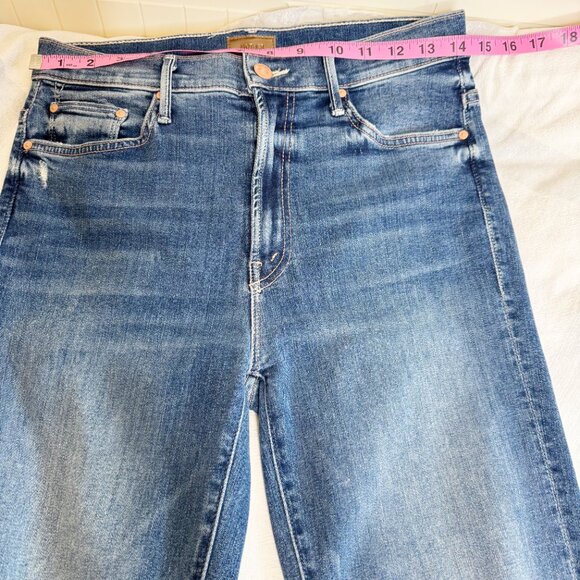 Mother The Insider Crop Step Chew Jeans | Size 29 | Dancin’ on Coals Wash - Picture 6 of 16